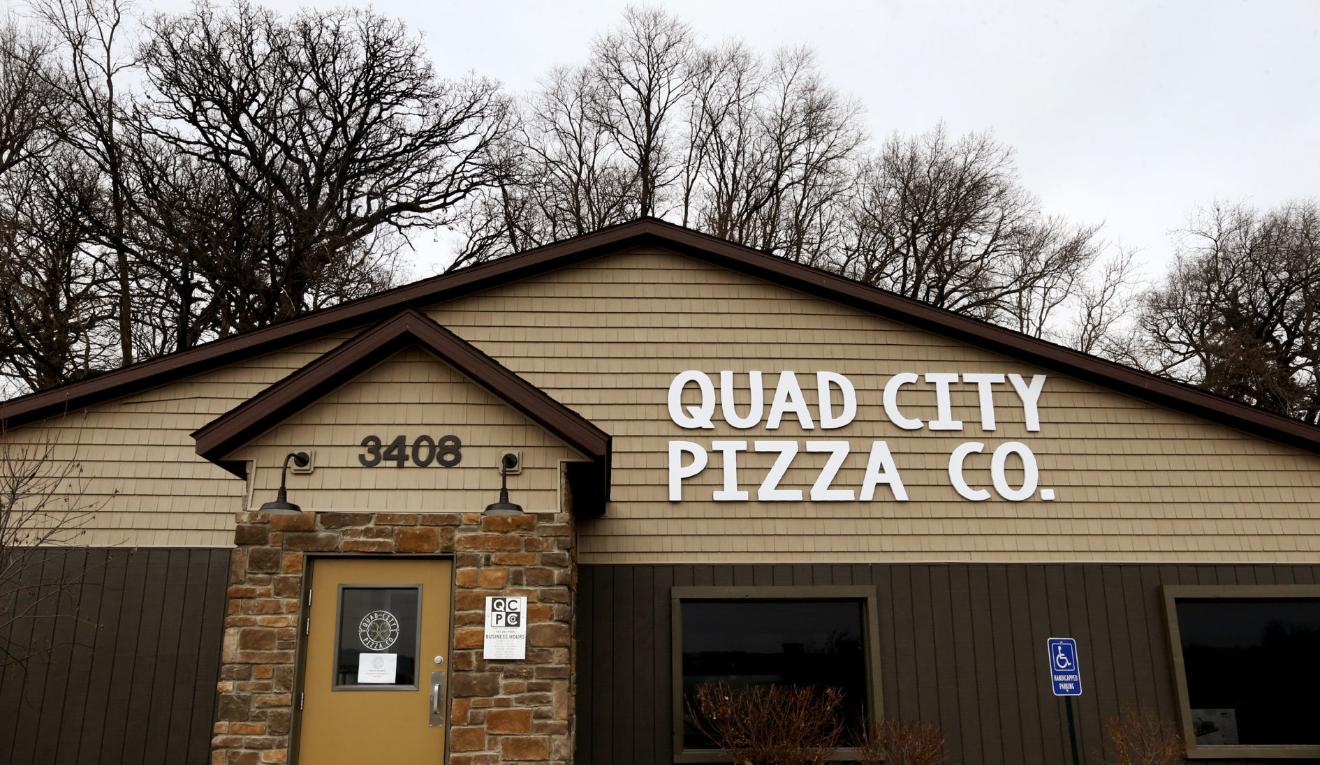 122217-Quad-City-Pizza-002